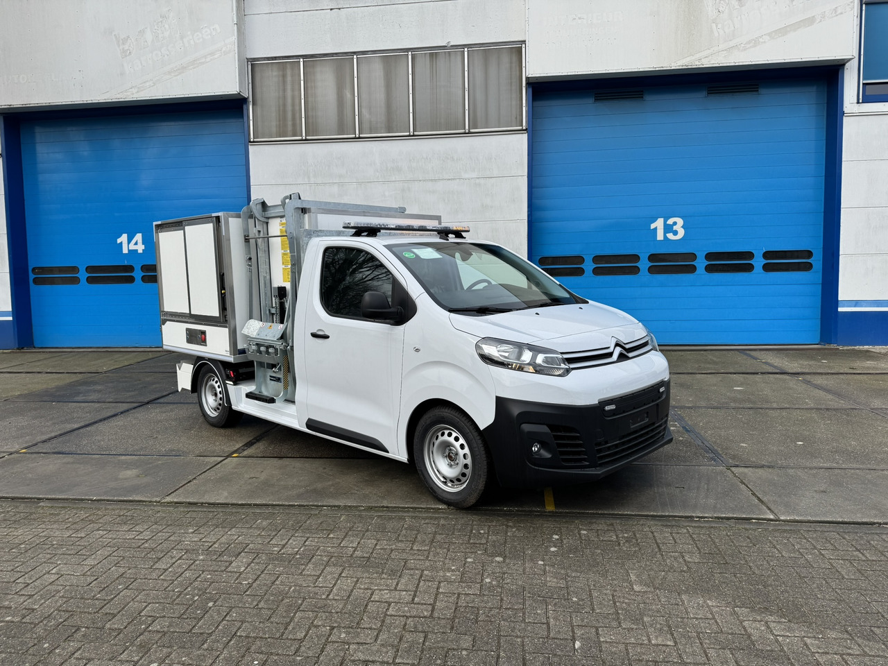 Citroen E-Jumpy veegvuil zijbelader seitenlader mullfahrzeug - Autoutilitară basculantă, Autoutilitară electrică: Foto 2 Citroen E-Jumpy veegvuil zijbelader seitenlader mullfahrzeug - Autoutilitară basculantă, Autoutilitară electrică: Foto 2