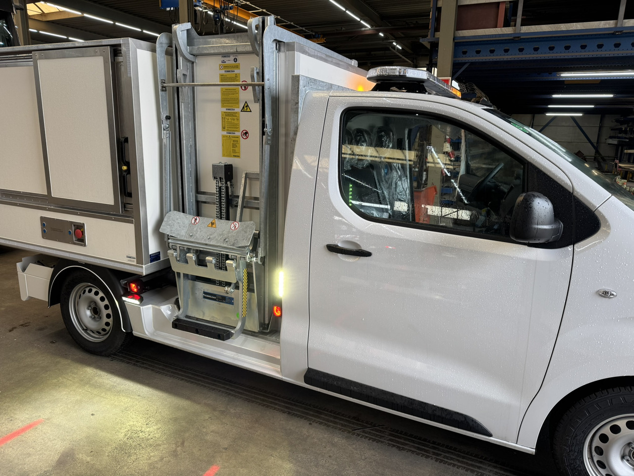 Citroen E-Jumpy veegvuil zijbelader seitenlader mullfahrzeug - Autoutilitară basculantă, Autoutilitară electrică: Foto 3 Citroen E-Jumpy veegvuil zijbelader seitenlader mullfahrzeug - Autoutilitară basculantă, Autoutilitară electrică: Foto 3