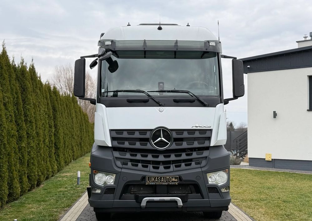 Mercedes-Benz AROCS 1843 HYDRAULIKA - Cap tractor: Foto 2 Mercedes-Benz AROCS 1843 HYDRAULIKA - Cap tractor: Foto 2