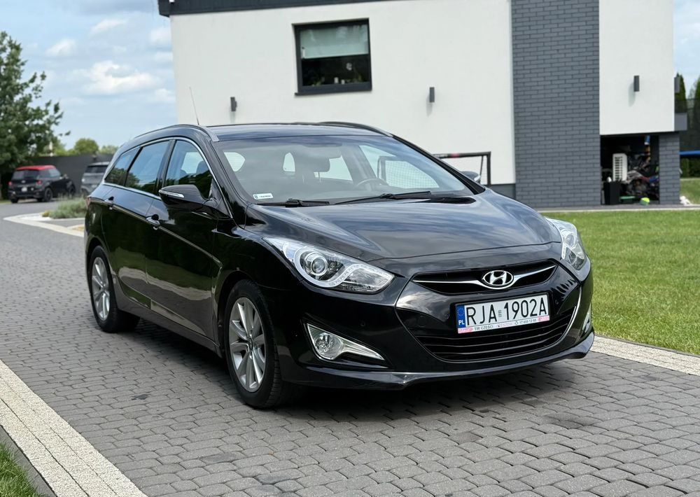 Hyundai i40 1.7 CRDi Comfort - Mașină break: Foto 3 Hyundai i40 1.7 CRDi Comfort - Mașină break: Foto 3