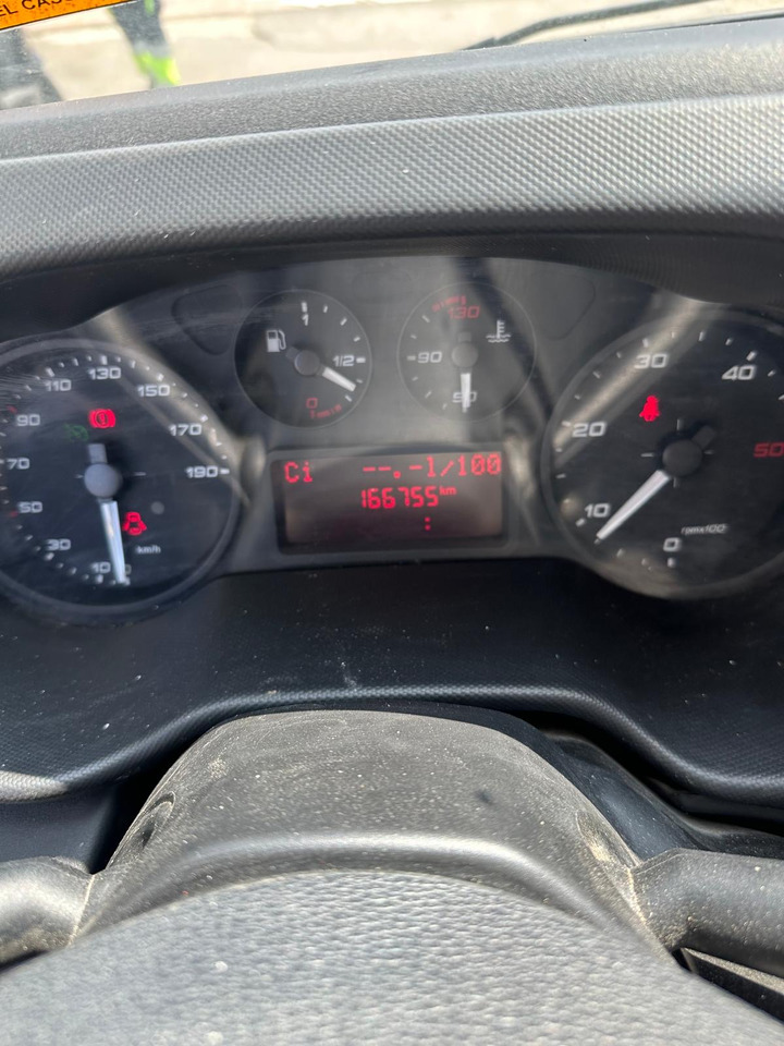 IVECO DAILY 35C12 - Camion basculantă: Foto 2 IVECO DAILY 35C12 - Camion basculantă: Foto 2