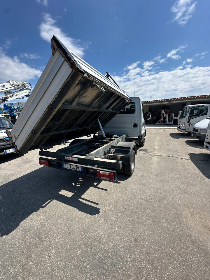 IVECO DAILY 35C12 - Camion basculantă: Foto 4 IVECO DAILY 35C12 - Camion basculantă: Foto 4