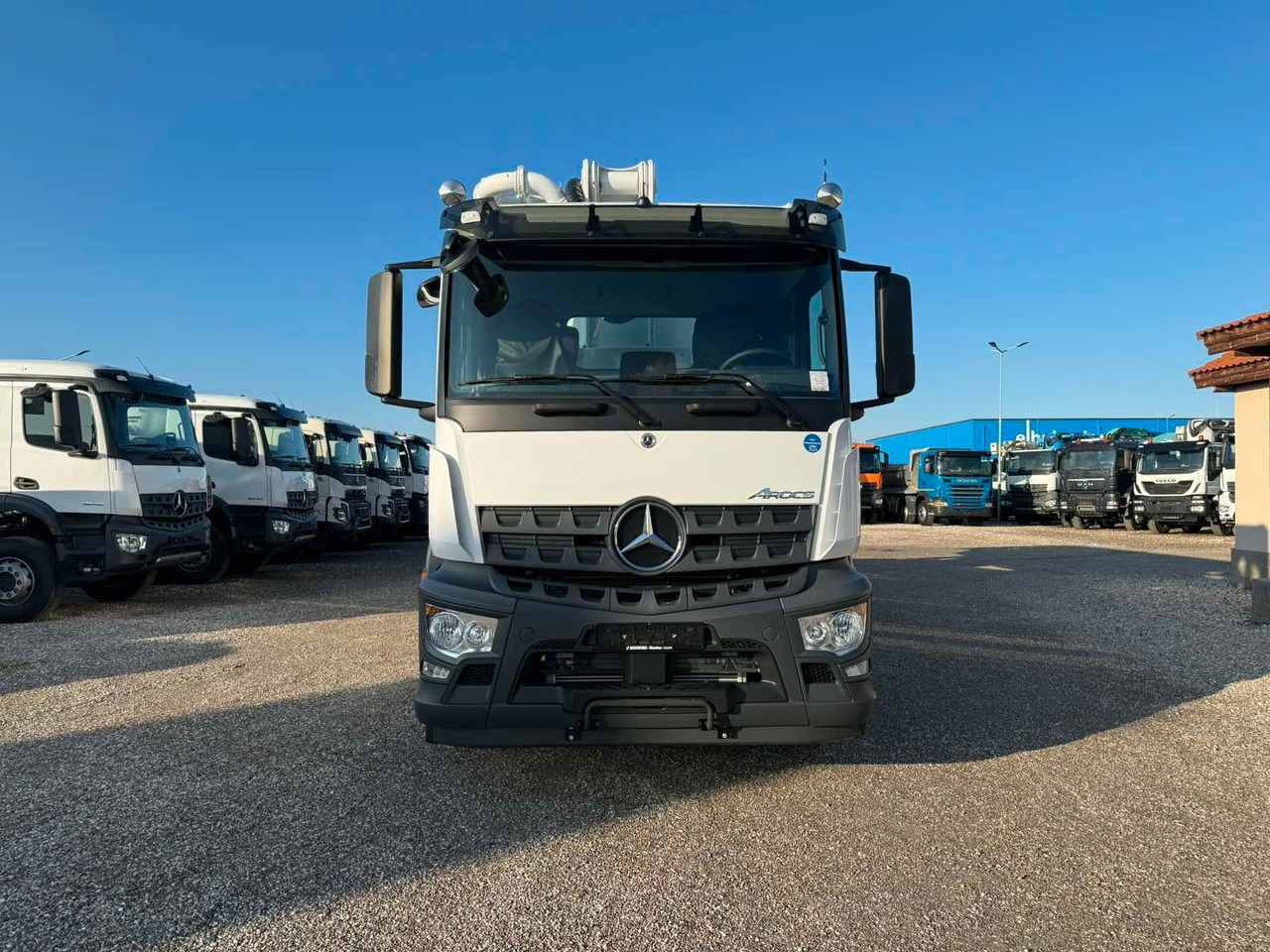 Mercedes-Benz AROCS 3746 SCHWING S43SX III - Autopompă de beton: Foto 2 Mercedes-Benz AROCS 3746 SCHWING S43SX III - Autopompă de beton: Foto 2