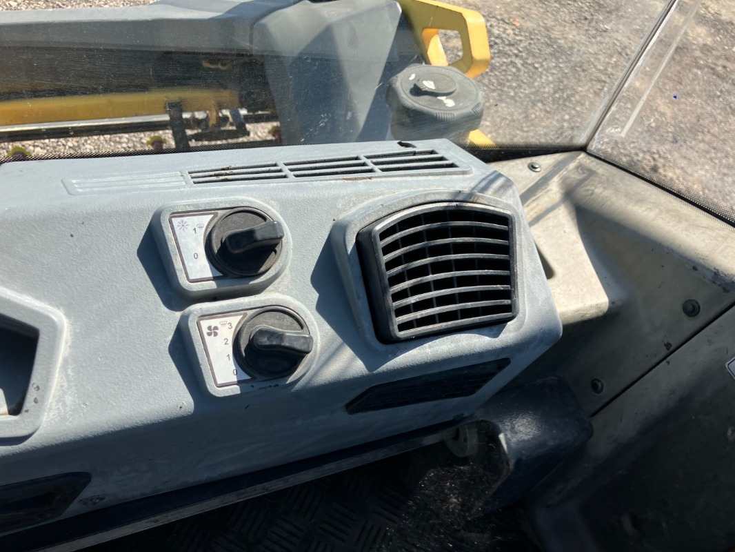 BOMAG DE BW 161 AD-5 Stage IIIb/Tier 4i - Cilindru compactor pentru asfalt: Foto 5 BOMAG DE BW 161 AD-5 Stage IIIb/Tier 4i - Cilindru compactor pentru asfalt: Foto 5