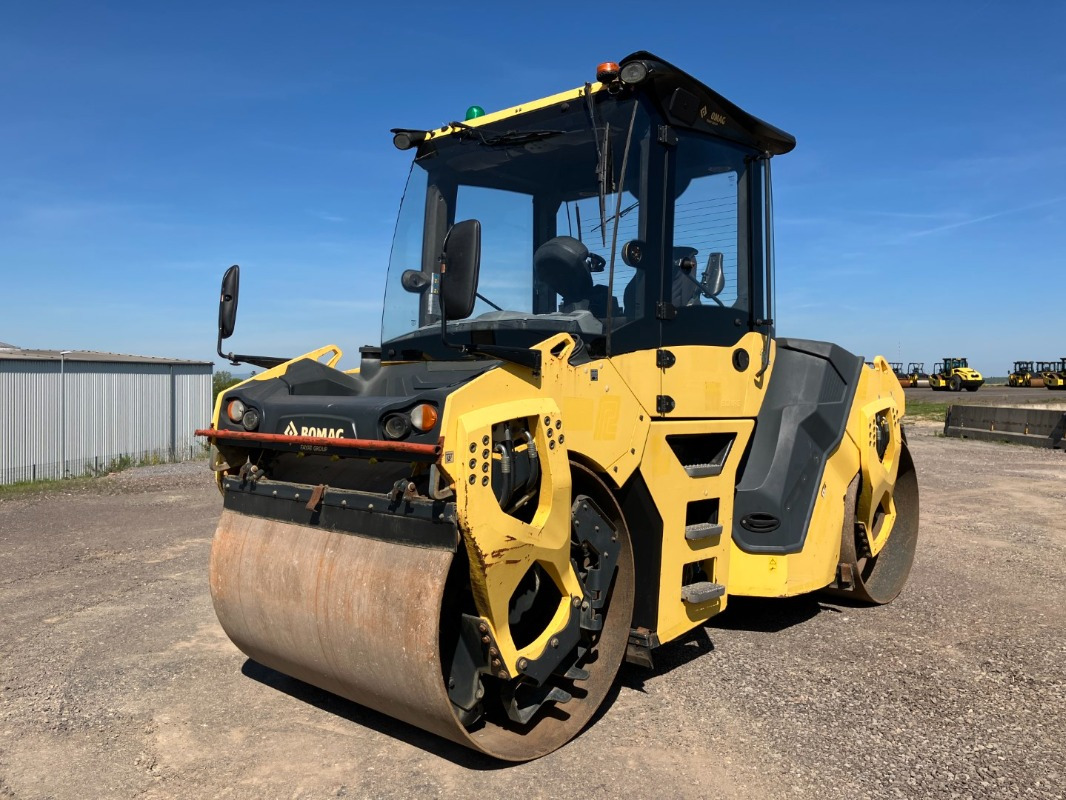 BOMAG DE BW 161 AD-5 Stage IIIb/Tier 4i - Cilindru compactor pentru asfalt: Foto 1 BOMAG DE BW 161 AD-5 Stage IIIb/Tier 4i - Cilindru compactor pentru asfalt: Foto 1