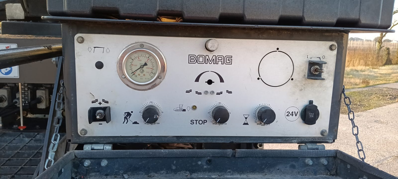 BOMAG IT BF 700 C-2 S500 Stage IV/Tier 4f - Finisor de asfalt: Foto 5 BOMAG IT BF 700 C-2 S500 Stage IV/Tier 4f - Finisor de asfalt: Foto 5