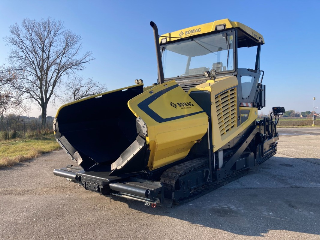 BOMAG IT BF 700 C-2 S500 Stage IV/Tier 4f - Finisor de asfalt: Foto 1 BOMAG IT BF 700 C-2 S500 Stage IV/Tier 4f - Finisor de asfalt: Foto 1