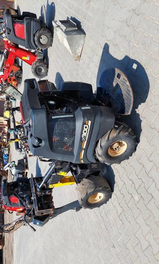 Ditch Witch R300 koparka łańcuchowa pługoukładacz - Săpător de şanţuri: Foto 2 Ditch Witch R300 koparka łańcuchowa pługoukładacz - Săpător de şanţuri: Foto 2