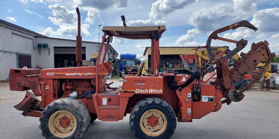 Koparka łańcuchowa Ditch Witch 8020 85KM - Săpător de şanţuri: Foto 5 Koparka łańcuchowa Ditch Witch 8020 85KM - Săpător de şanţuri: Foto 5