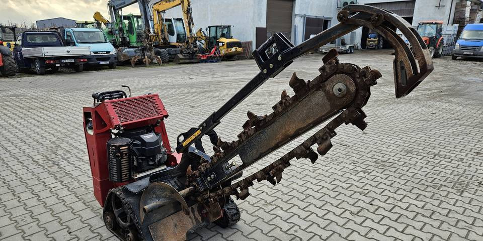 Koparka łańcuchowa Toro TRX 16 - Săpător de şanţuri: Foto 3 Koparka łańcuchowa Toro TRX 16 - Săpător de şanţuri: Foto 3