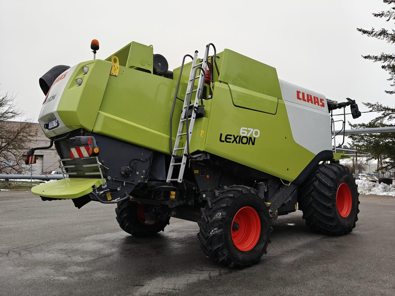 Claas Lexion 670 - Combină de recoltat cereale: Foto 4 Claas Lexion 670 - Combină de recoltat cereale: Foto 4
