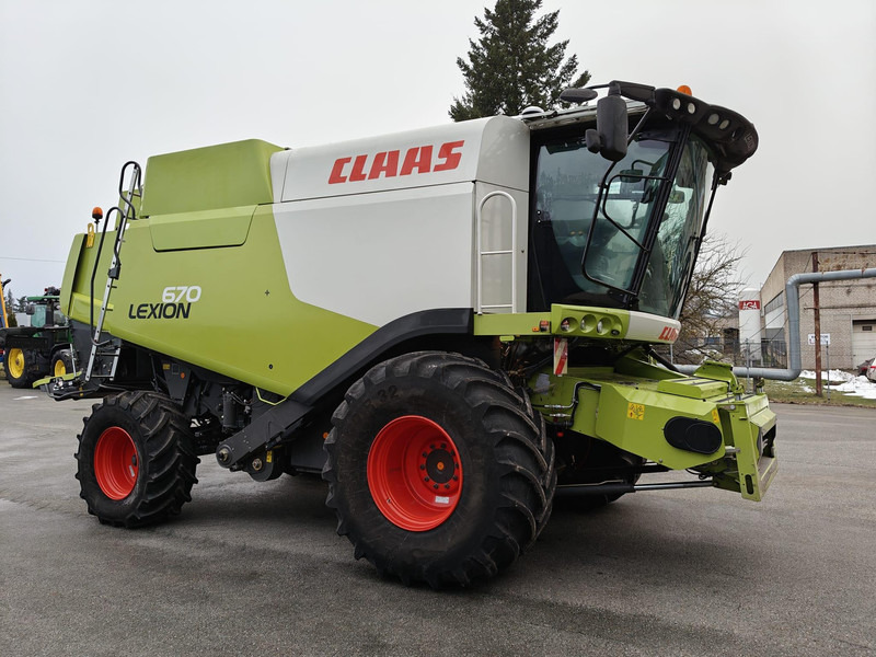Claas Lexion 670 - Combină de recoltat cereale: Foto 1 Claas Lexion 670 - Combină de recoltat cereale: Foto 1