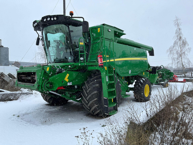 John Deere T660 - Combină de recoltat cereale: Foto 4 John Deere T660 - Combină de recoltat cereale: Foto 4