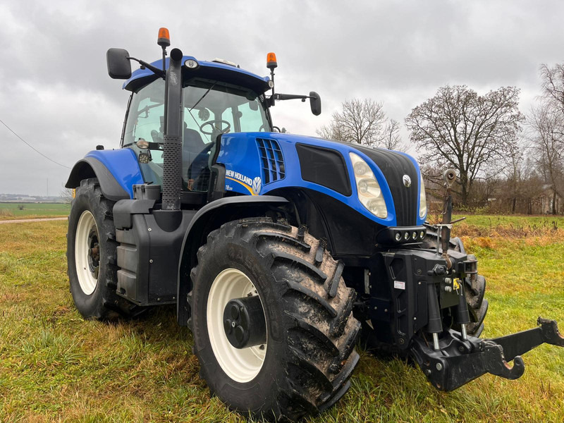 New Holland T8.330 - Tractor agricol: Foto 1 New Holland T8.330 - Tractor agricol: Foto 1