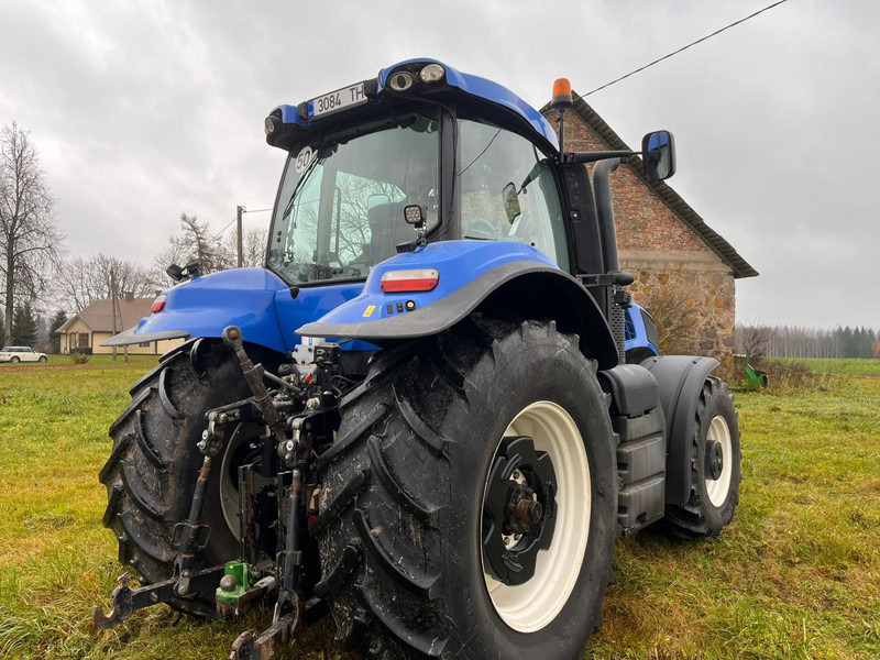 New Holland T8.330 - Tractor agricol: Foto 4 New Holland T8.330 - Tractor agricol: Foto 4