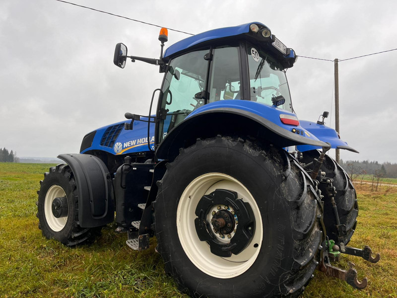 New Holland T8.330 - Tractor agricol: Foto 3 New Holland T8.330 - Tractor agricol: Foto 3