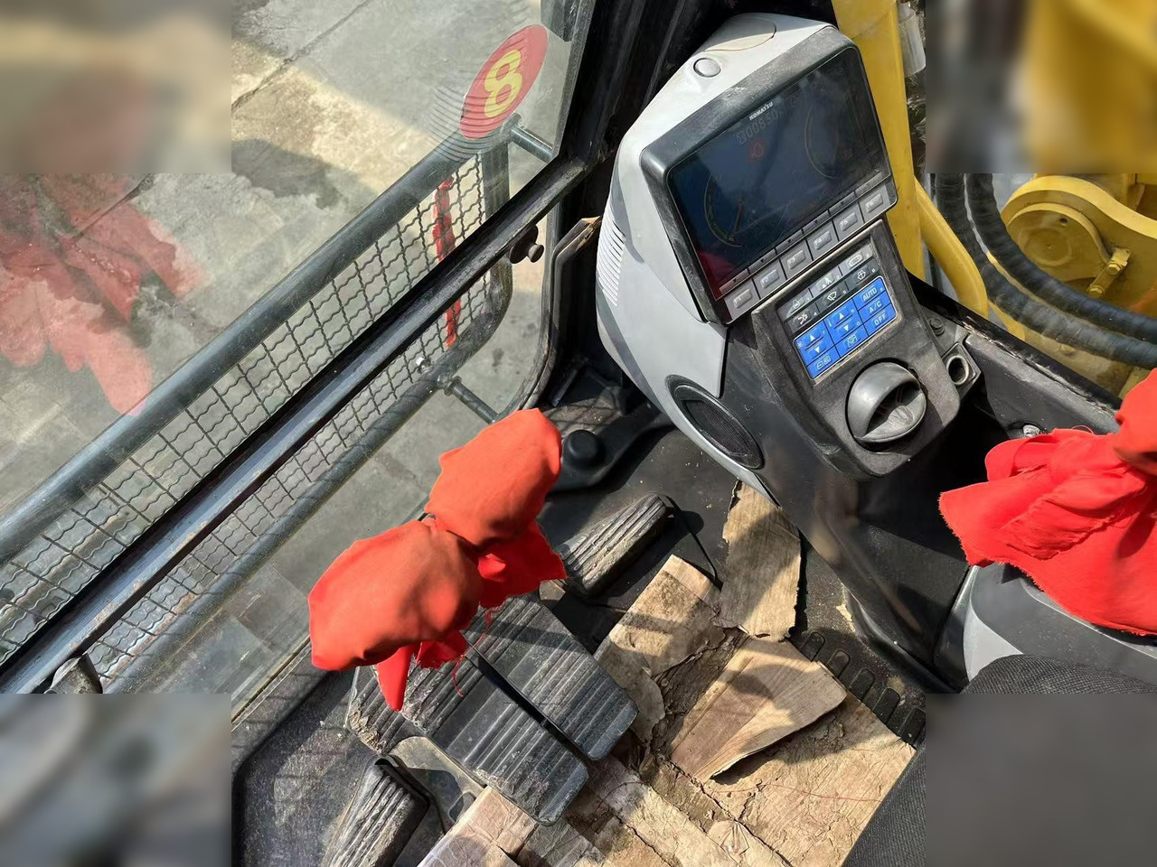 Excavator pe şenile CATERPILLAR 312D2 GC: Foto 8 Excavator pe şenile CATERPILLAR 312D2 GC: Foto 8