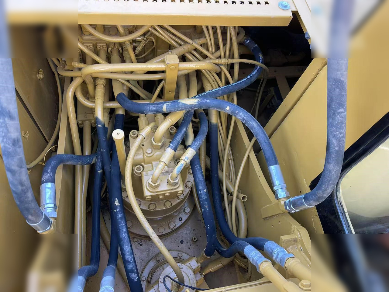 Excavator pe şenile CATERPILLAR 320BL: Foto 9 Excavator pe şenile CATERPILLAR 320BL: Foto 9