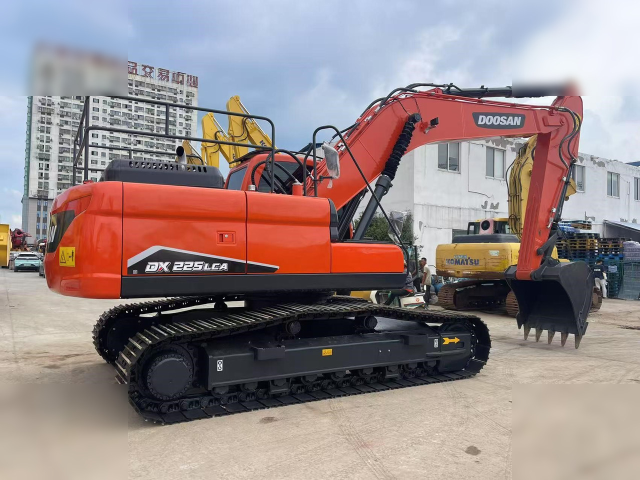 DOOSAN DX225 LC - Excavator pe şenile: Foto 2 DOOSAN DX225 LC - Excavator pe şenile: Foto 2