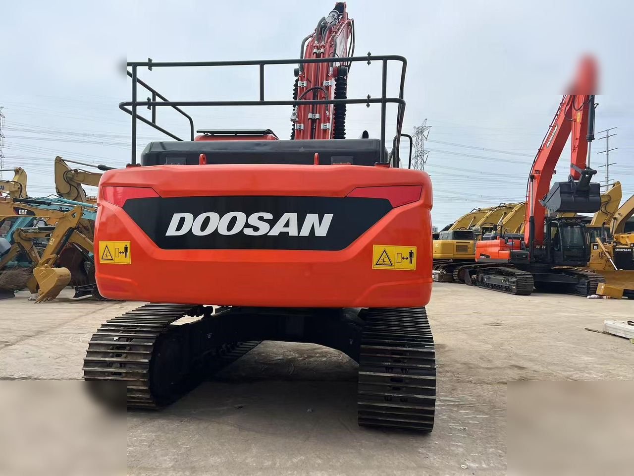 DOOSAN DX225 LC - Excavator pe şenile: Foto 3 DOOSAN DX225 LC - Excavator pe şenile: Foto 3