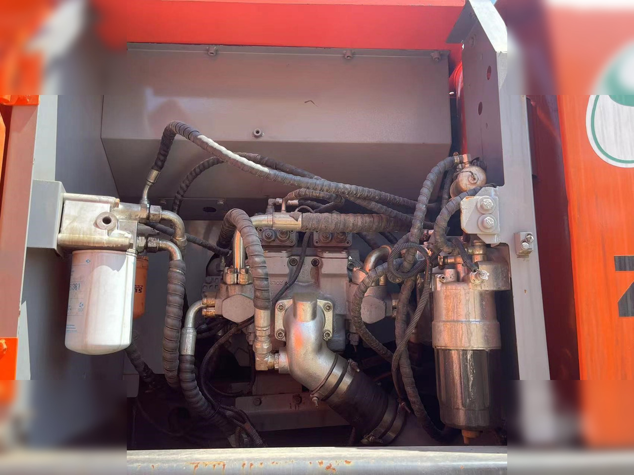 HITACHI ZX200-3 - Excavator pe şenile: Foto 5 HITACHI ZX200-3 - Excavator pe şenile: Foto 5