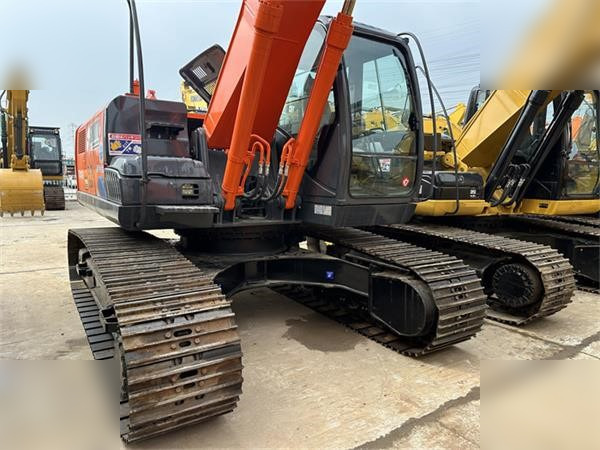 HITACHI ZX200-3G - Excavator pe şenile: Foto 2 HITACHI ZX200-3G - Excavator pe şenile: Foto 2