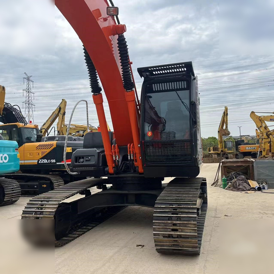 HITACHI ZX200-3G - Excavator pe şenile: Foto 4 HITACHI ZX200-3G - Excavator pe şenile: Foto 4