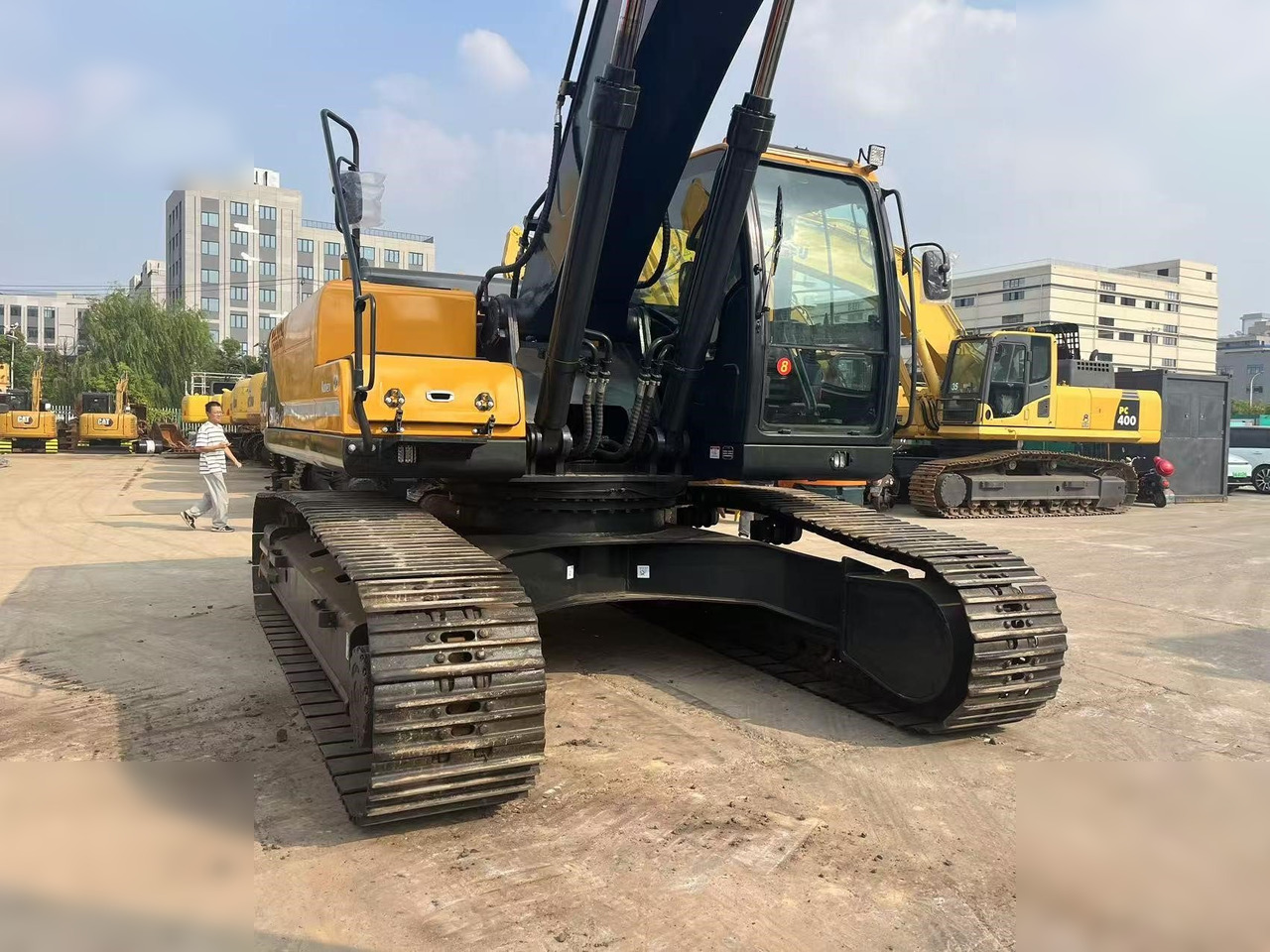 HYUNDAI HX300 LR - Excavator pe şenile: Foto 3 HYUNDAI HX300 LR - Excavator pe şenile: Foto 3