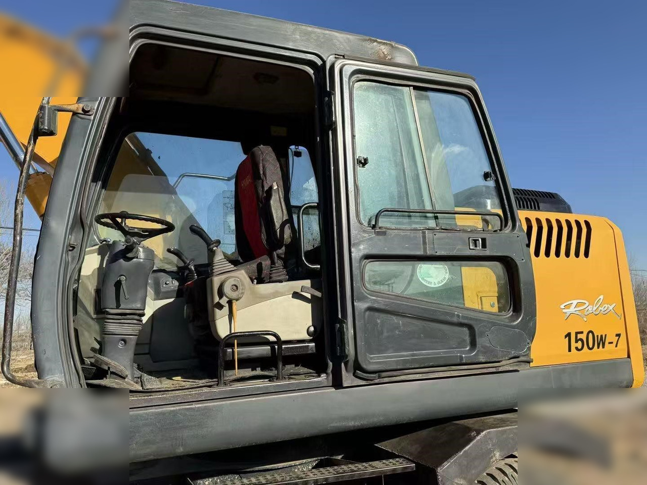 HYUNDAI ROBEX 150W-7A - Excavator pe roţi: Foto 4 HYUNDAI ROBEX 150W-7A - Excavator pe roţi: Foto 4