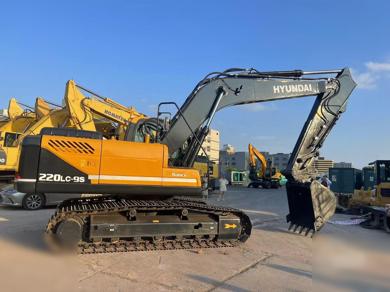 HYUNDAI ROBEX 220 LC-9S - Excavator pe şenile: Foto 2 HYUNDAI ROBEX 220 LC-9S - Excavator pe şenile: Foto 2