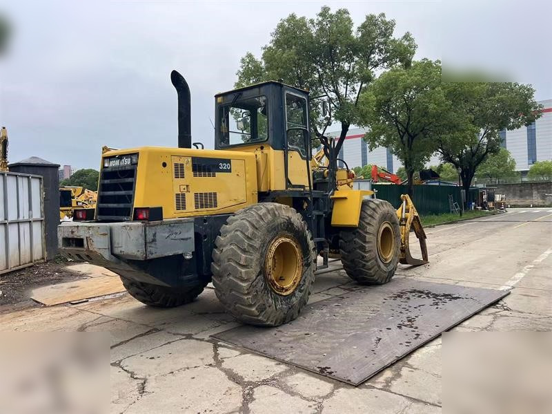 KOMATSU WA320-3 - Încărcător frontal pe pneuri: Foto 3 KOMATSU WA320-3 - Încărcător frontal pe pneuri: Foto 3