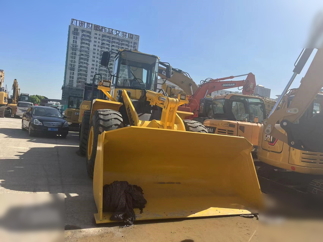 KOMATSU WA380-3 - Încărcător frontal pe pneuri: Foto 3 KOMATSU WA380-3 - Încărcător frontal pe pneuri: Foto 3