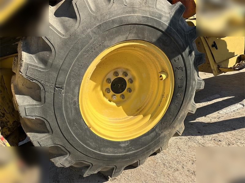 NEW HOLLAND LB95B-4PT - Buldoexcavator: Foto 5 NEW HOLLAND LB95B-4PT - Buldoexcavator: Foto 5