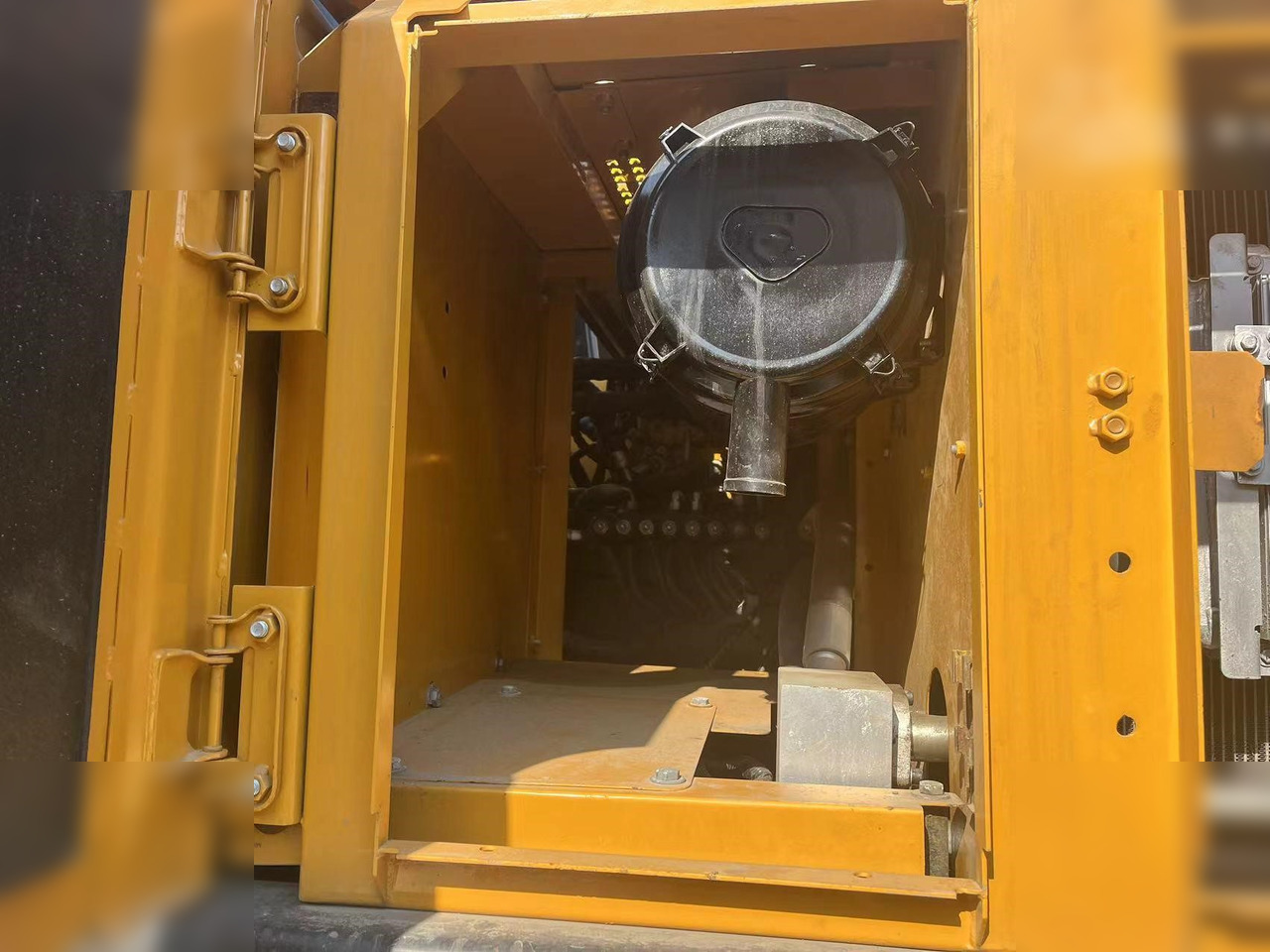 SANY SY215C - Excavator pe şenile: Foto 4 SANY SY215C - Excavator pe şenile: Foto 4