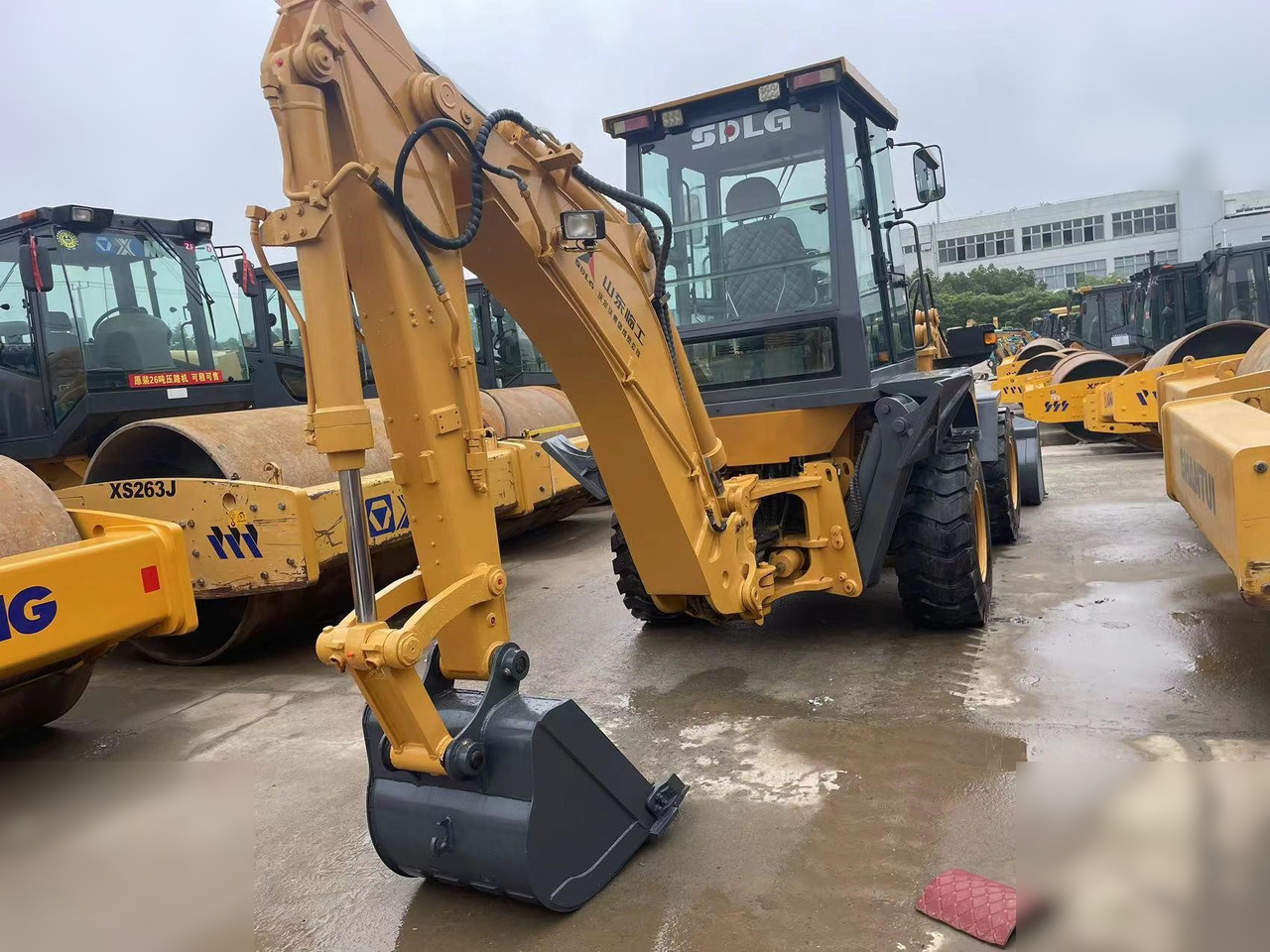 SDLG LGB680 - Buldoexcavator: Foto 2 SDLG LGB680 - Buldoexcavator: Foto 2