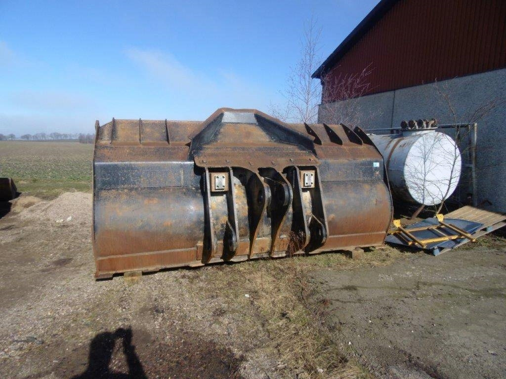 Skopa passande Volvo L350 - Cupă pentru Utilaje constructii: Foto 2 Skopa passande Volvo L350 - Cupă pentru Utilaje constructii: Foto 2