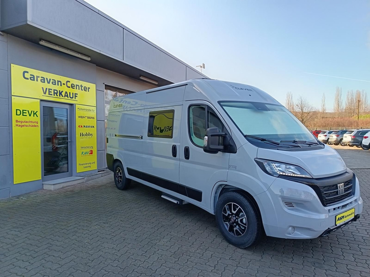 Clever Celebration 600 MJ24*AHK*MARKISE*ACC*R-KAM*RADIO - Camper van: Foto 2 Clever Celebration 600 MJ24*AHK*MARKISE*ACC*R-KAM*RADIO - Camper van: Foto 2