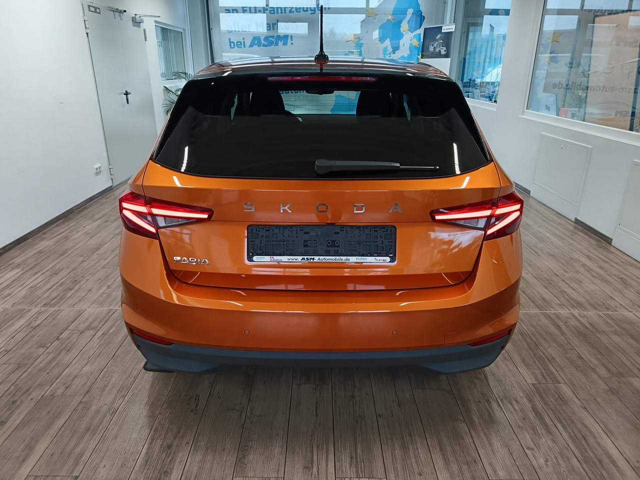 Skoda Fabia 130 Jahre 1,0 TSI*AHK-VORBER.*5J.GARANTIE* - Berlină/ Sedan: Foto 5 Skoda Fabia 130 Jahre 1,0 TSI*AHK-VORBER.*5J.GARANTIE* - Berlină/ Sedan: Foto 5