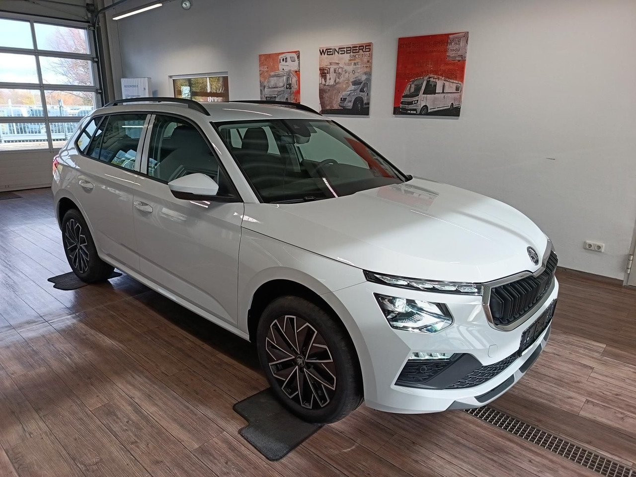 Skoda Kamiq 130 Jahre 1,5TSI DSG*AHK*ACC*LED*R-KAM*PDC - SUV: Foto 3 Skoda Kamiq 130 Jahre 1,5TSI DSG*AHK*ACC*LED*R-KAM*PDC - SUV: Foto 3