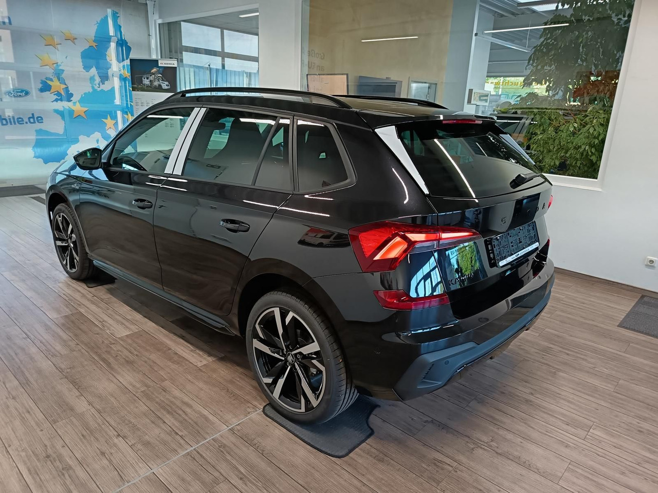 Skoda Kamiq Monte Carlo 1,5 TSI DSG*AHK*PANO*LED*ACC* - SUV: Foto 4 Skoda Kamiq Monte Carlo 1,5 TSI DSG*AHK*PANO*LED*ACC* - SUV: Foto 4