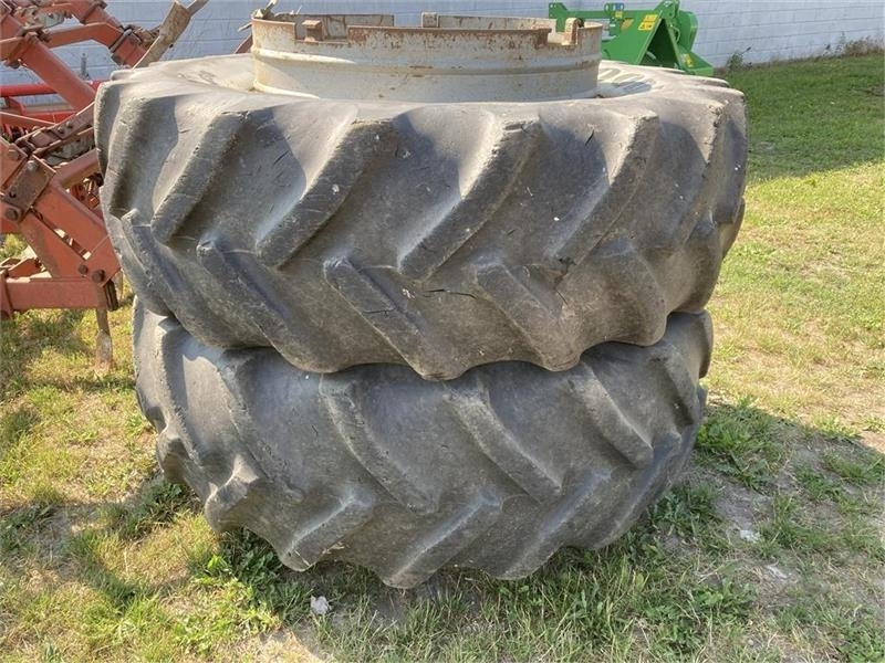 Dual 5-klods 580/70r38 - Anvelopă pentru Utilaje agricole: Foto 1 Dual 5-klods 580/70r38 - Anvelopă pentru Utilaje agricole: Foto 1