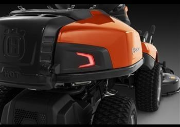 Husqvarna R 316TsX AWD inkl. Combi 112 cm klipperbord - Maşină de tuns iarba: Foto 5 Husqvarna R 316TsX AWD inkl. Combi 112 cm klipperbord - Maşină de tuns iarba: Foto 5