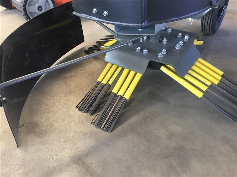 Kwern Greenbuster Pro III 8x3 Inkl. afdækningsskær - Utilaje pentru gradina: Foto 2 Kwern Greenbuster Pro III 8x3 Inkl. afdækningsskær - Utilaje pentru gradina: Foto 2