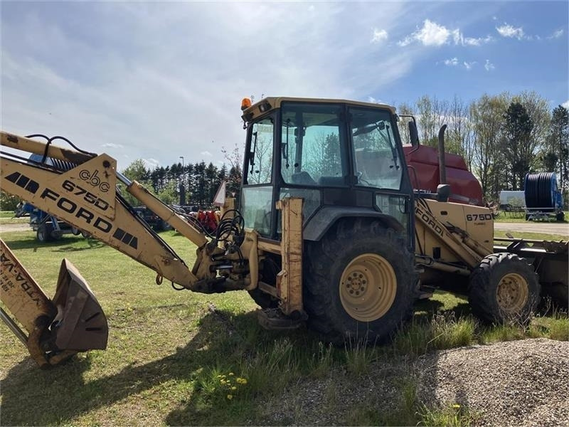 New Holland 675D - Buldoexcavator: Foto 4 New Holland 675D - Buldoexcavator: Foto 4