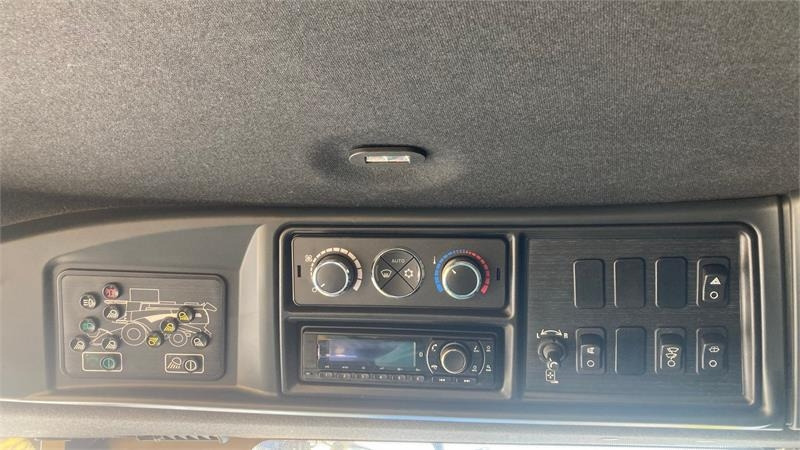 Combină de recoltat cereale New Holland CX 8.70 SLH: Foto 6