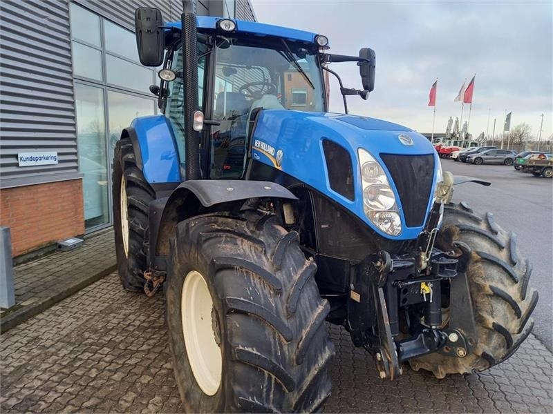 New Holland T7.220 - Tractor agricol: Foto 4 New Holland T7.220 - Tractor agricol: Foto 4