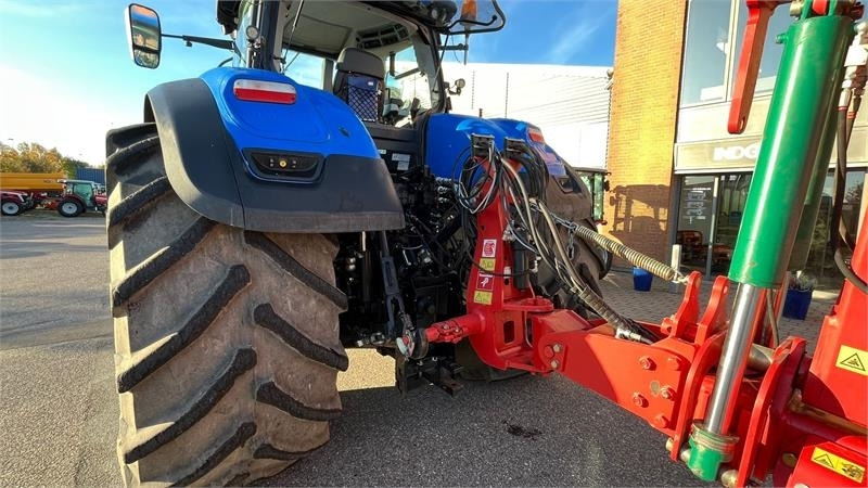 New Holland T7.315 HD AutoComand - Tractor agricol: Foto 4 New Holland T7.315 HD AutoComand - Tractor agricol: Foto 4