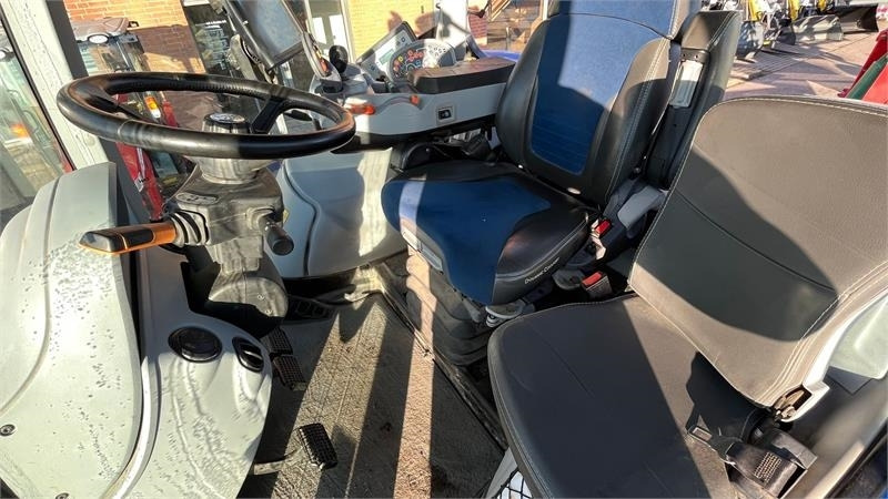 New Holland T7.315 HD AutoComand - Tractor agricol: Foto 5 New Holland T7.315 HD AutoComand - Tractor agricol: Foto 5