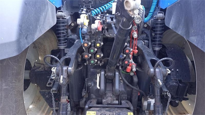 New Holland T7.315 HD - Tractor agricol: Foto 5 New Holland T7.315 HD - Tractor agricol: Foto 5