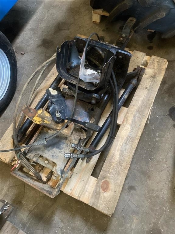 New Holland T7030 Hitchtræk - Cuplare rapidă pentru Tractor agricol: Foto 1 New Holland T7030 Hitchtræk - Cuplare rapidă pentru Tractor agricol: Foto 1